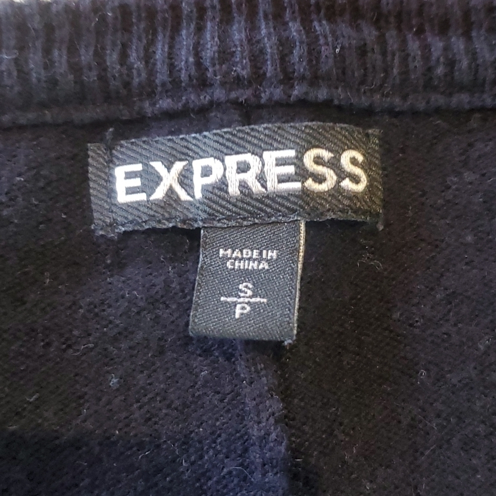 Express* Sweater - Picture 5 of 8